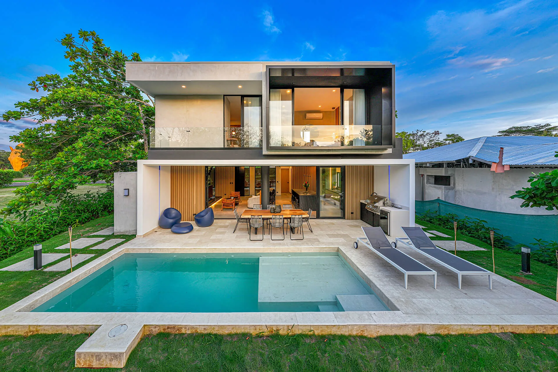 Construction service in Costa Rica Alianz